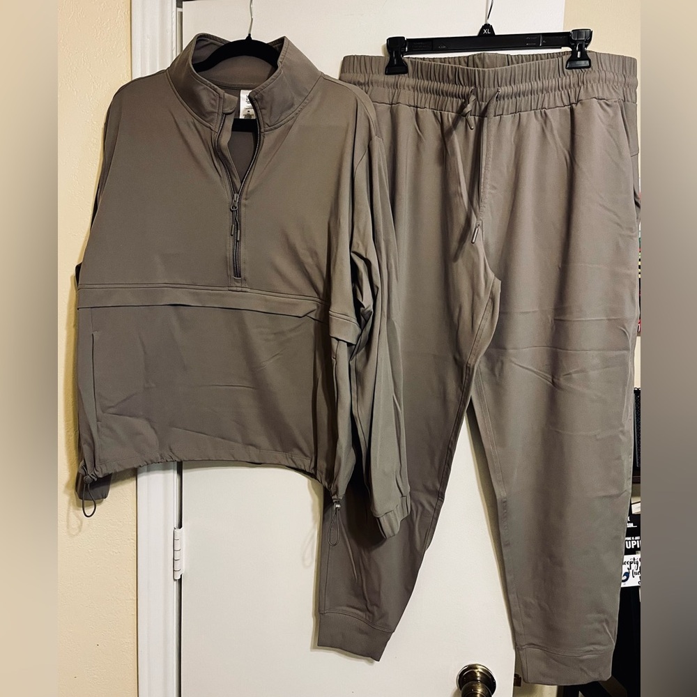 Women's Taupe Quarter Zip & Jogger Set